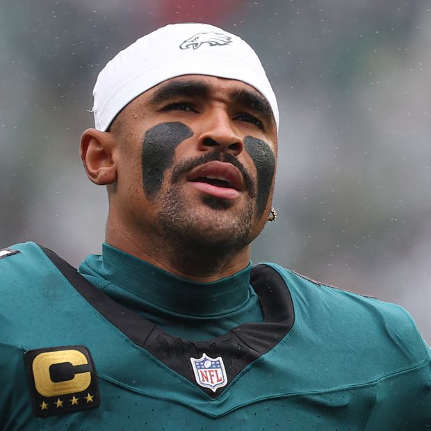 Jalen Hurts, quarterback de los Philadelphia Eagles, en un partido de NFL